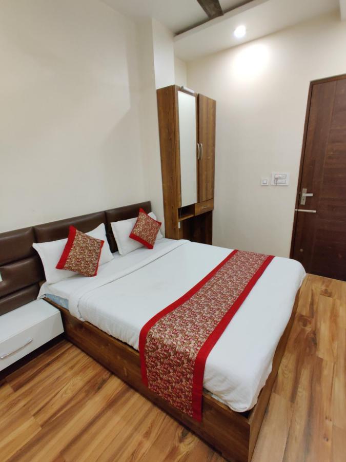 Hotel 56 - 200 Meter From Golden Temple Amritsar Exteriör bild